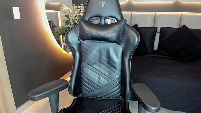 VenomDoll  online show from January 13, 2026, 7:52 pm