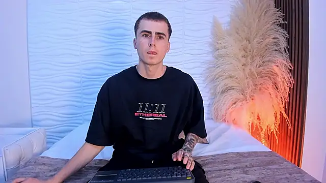 Snapshot of SpaceBoy1 chatting on February 15, 2026, 9:00 pm SpaceBoy1 online show from February 15, 2026, 9:00 pm