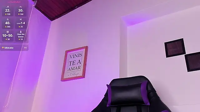  noa smithh  online show from December 19, 2025, 8:16 pm