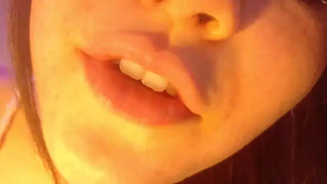 luvvivii online show from February 2, 2026, 12:20 am