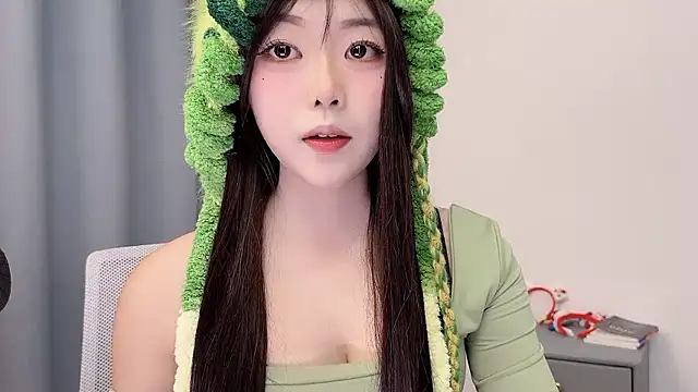 smalldaisy online show from March 21, 2026, 2:16 am