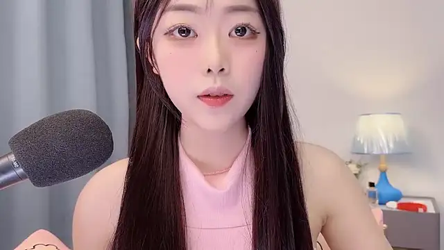 smalldaisy online show from April 7, 2026, 2:45 am