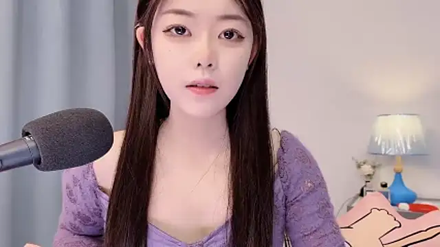 smalldaisy online show from April 16, 2026, 2:56 am