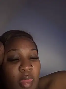 Snapshot of TheMochamuse chatting on December 22, 2025, 11:46 pm TheMochamuse online show from December 22, 2025, 11:46 pm