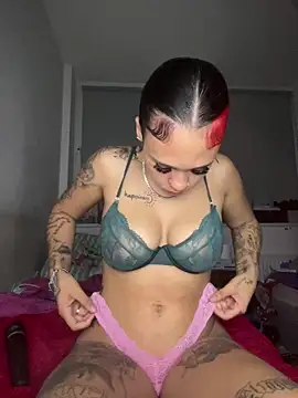 urprettygirlleenay online show from May 12, 2026, 10:18 pm