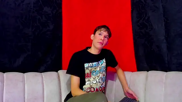 Snapshot of Pleasure_boys_hot chatting on February 5, 2026, 7:07 pm Pleasure boys hot online show from February 5, 2026, 7:07 pm