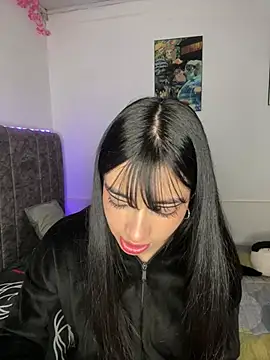 junorise23 online show from April 8, 2026, 4:45 am