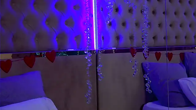 WandaHeat online show from February 26, 2026, 5:06 am