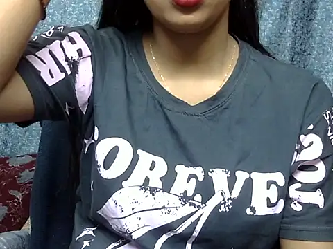 cute Dirty Diva online show from May 8, 2026, 4:18 am
