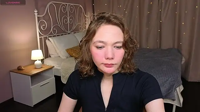 Snapshot of NovaEva_ chatting on May 24, 2026, 5:34 am NovaEva online show from May 24, 2026, 5:34 am
