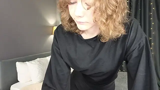 Snapshot of NovaEva_ chatting on May 29, 2026, 12:41 am NovaEva online show from May 29, 2026, 12:41 am
