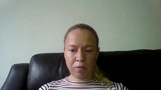 Snapshot of jennyblondeuk chatting on January 18, 2026, 3:16 pm jennyblondeuk online show from January 18, 2026, 3:16 pm