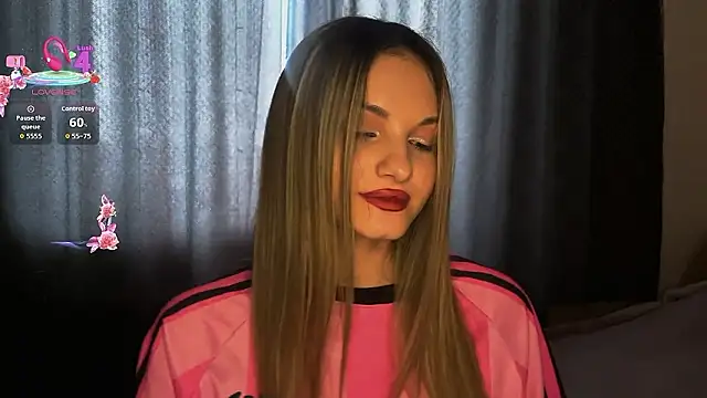 Snapshot of EmllyLighty chatting on February 5, 2026, 9:36 am EmllyLighty online show from February 5, 2026, 9:36 am