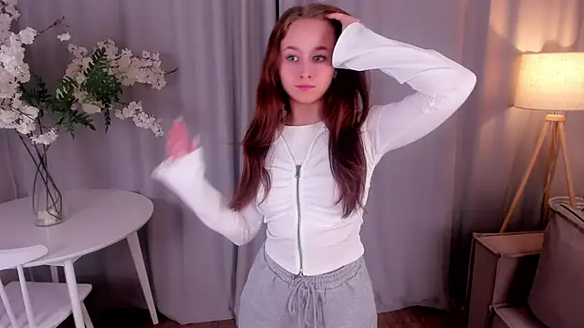 Julie Lamb online show from January 8, 2026, 7:54 am