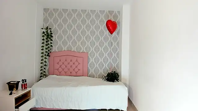 Zenith glow online show from February 5, 2026, 5:56 am