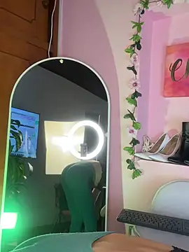  zoe bakerr online show from March 3, 2026, 3:07 pm