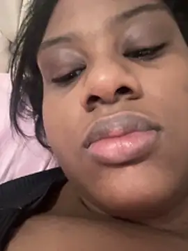 amorasecy online show from December 23, 2025, 9:18 am