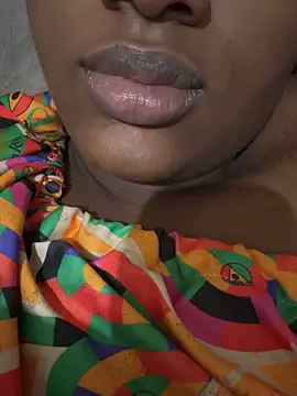 amorasecy online show from February 4, 2026, 8:53 am