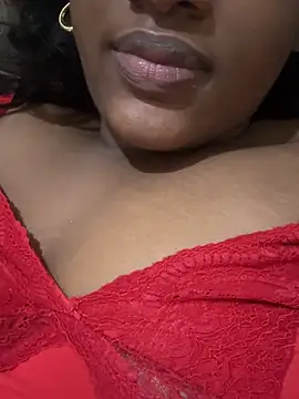 amorasecy online show from April 21, 2026, 2:23 pm