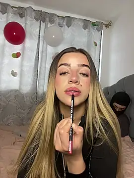 Snapshot of cute_emmma chatting on February 17, 2026, 12:45 pm cute emmma online show from February 17, 2026, 12:45 pm