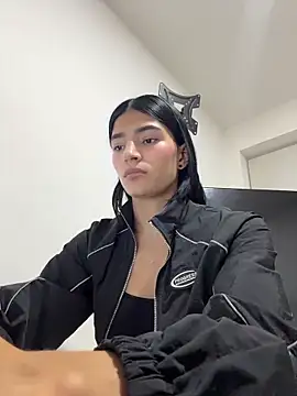 Ema Rose  online show from April 17, 2026, 8:23 pm