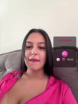 jujuarantes  2026 online show from June 8, 2026, 2:17 pm
