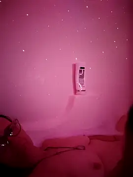 CrownedCuppa online show from April 8, 2026, 6:24 am