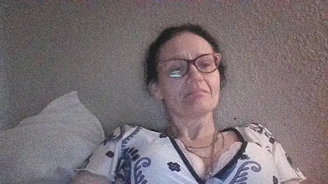 CrownedCuppa online show from April 8, 2026, 9:15 pm