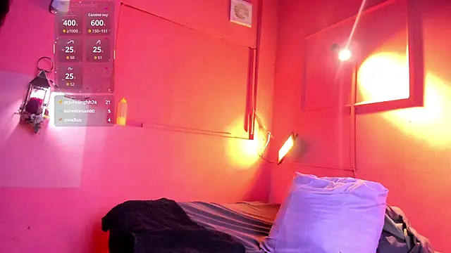 Snapshot of CURLY_LATINA_ chatting on February 24, 2026, 4:21 am CURLY LATINA online show from February 24, 2026, 4:21 am