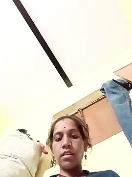 Karishma singh online show from April 7, 2026, 2:39 pm