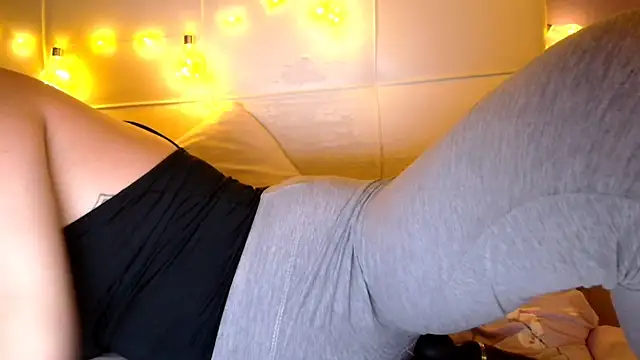 Snapshot of sexxxyredxxx chatting on February 21, 2026, 1:23 pm sexxxyredxxx online show from February 21, 2026, 1:23 pm