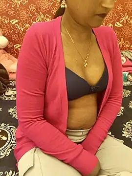 sexy-mahi  online show from January 13, 2026, 6:24 pm