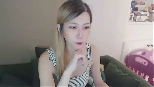 whitecat13 online show from July 10, 2026, 11:57 am