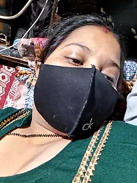 Radhacpl9528 online show from January 17, 2026, 4:00 pm