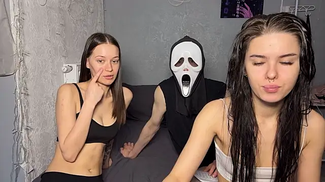 Snapshot of girls_secrets chatting on March 27, 2026, 10:15 am girls secrets online show from March 27, 2026, 10:15 am