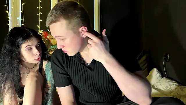 love4couple online show from March 22, 2026, 2:20 pm