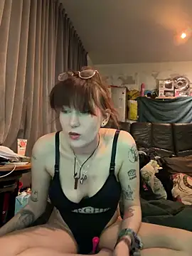 Snapshot of MisterandNiffyNoon chatting on February 10, 2026, 8:57 pm MisterandNiffyNoon online show from February 10, 2026, 8:57 pm