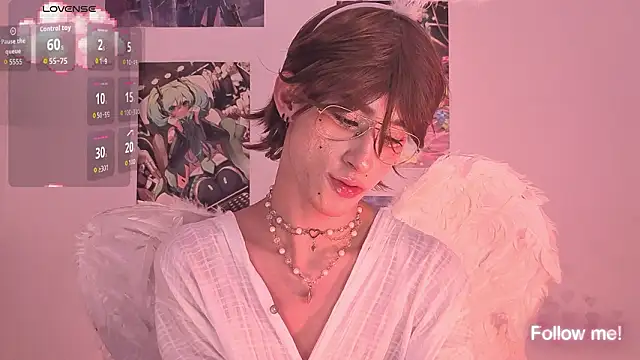 Snapshot of Kitsuneplay_ chatting on March 1, 2026, 4:09 pm Kitsuneplay online show from March 1, 2026, 4:09 pm