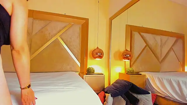 ElenaWatsonn online show from April 11, 2026, 8:13 pm