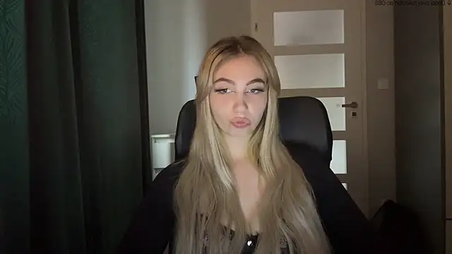TeenLily online show from June 4, 2026, 4:24 pm