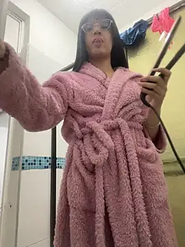 Snapshot of ValentinaEvanz chatting on January 6, 2026, 5:49 pm ValentinaEvanz online show from January 6, 2026, 5:49 pm