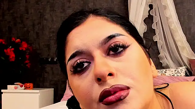 NayaNoirX online show from February 6, 2026, 7:06 pm