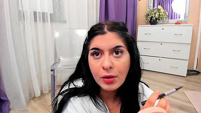 NayaNoirX online show from April 1, 2026, 4:57 am