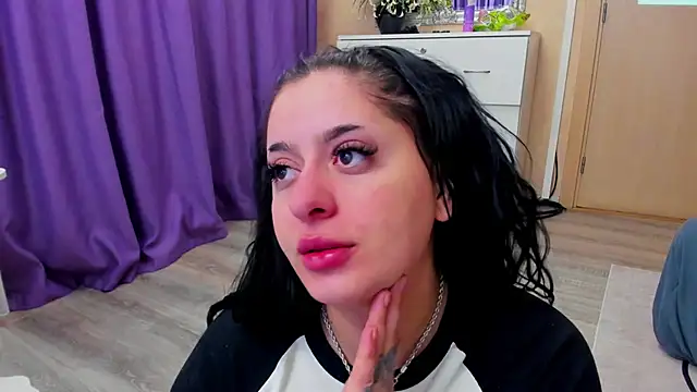 NayaNoirX online show from April 8, 2026, 5:18 am