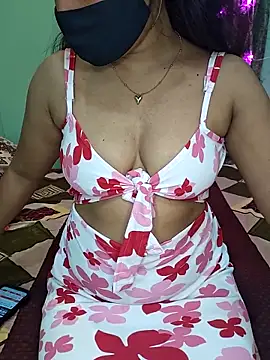 Snapshot of Saumyy chatting on February 26, 2026, 6:18 pm Saumyy online show from February 26, 2026, 6:18 pm