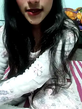 Snapshot of Yours-Zeenat chatting on January 11, 2026, 5:56 am Yours-Zeenat online show from January 11, 2026, 5:56 am