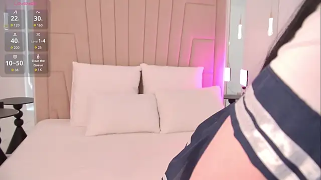 Snapshot of CindyMill chatting on January 10, 2026, 6:15 am CindyMill online show from January 10, 2026, 6:15 am