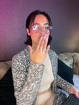 Snapshot of luna_gv chatting on February 18, 2026, 11:39 am luna gv online show from February 18, 2026, 11:39 am