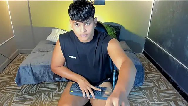 Snapshot of Nicole_and_thiago1 chatting on February 15, 2026, 9:22 pm Nicole and thiago1 online show from February 15, 2026, 9:22 pm