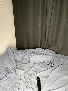 Snapshot of hey_shinyy chatting on December 22, 2025, 5:21 pm hey shinyy online show from December 22, 2025, 5:21 pm